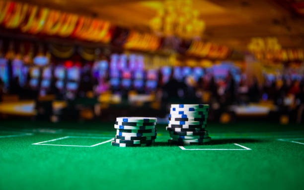 dono app interface showing slot games and live tables on mobile screen